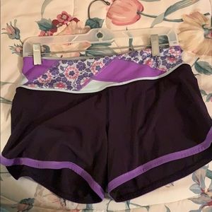 Lululemon running shorts size 4